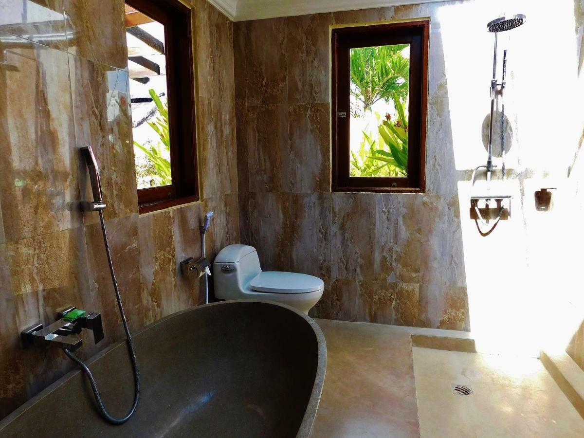 Villa Heliconia Seminyak Buitenkant foto