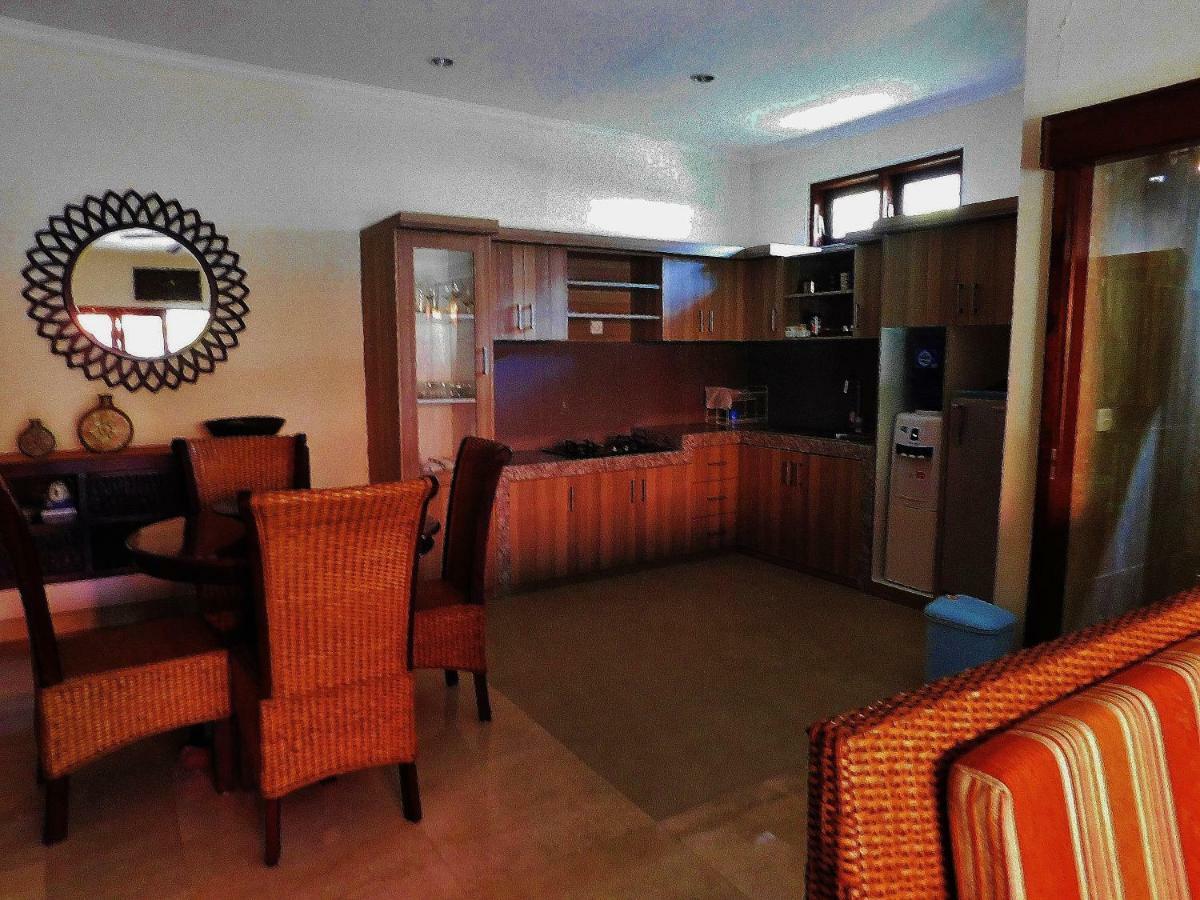Villa Heliconia Seminyak Buitenkant foto