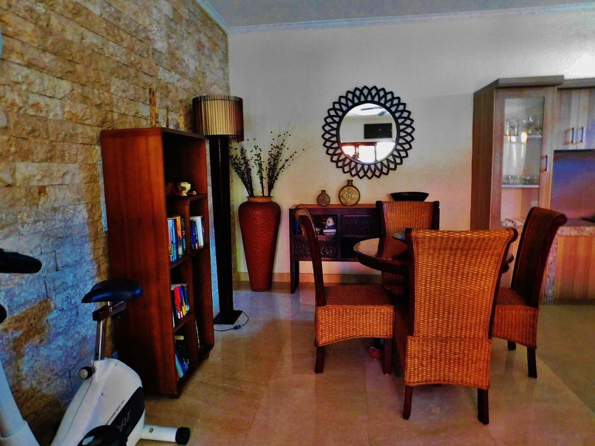 Villa Heliconia Seminyak Buitenkant foto