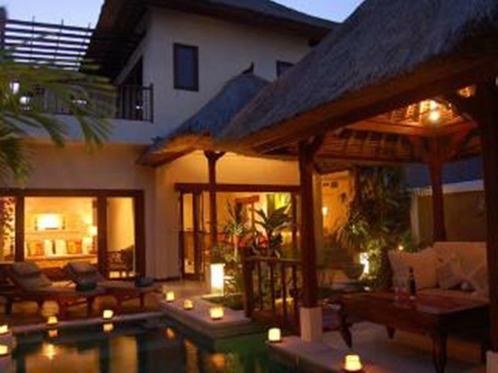 Villa Heliconia Seminyak Buitenkant foto